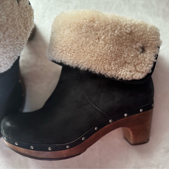 UGG Black Leather bootie, Layne, women's 8. Like new condition. - Picture 6 of 15